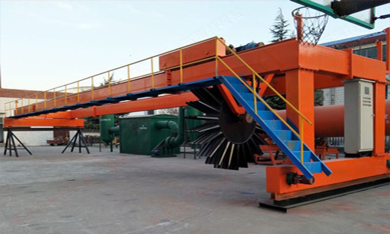 Product Introduction of Rotating Disc Compost Turner